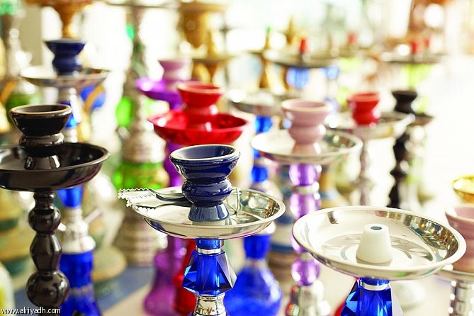 تدخين الشيشة.. يسبب الإدمان ويزيد من احتمالات الإصابة بالسرطان
